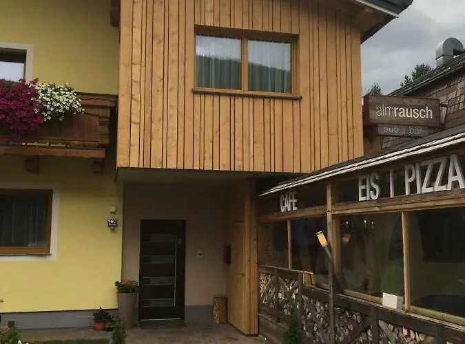 - Vollholz Im Zentrum Von Apartament *